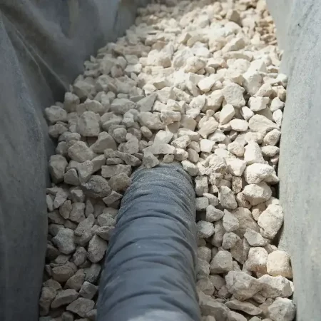 32089228-drain-autour-maison